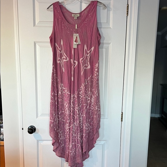 Charlie Paige Dresses & Skirts - 🌴Vacation Pick🌴Charlie Paige Mauve High Low Dress with Star Design